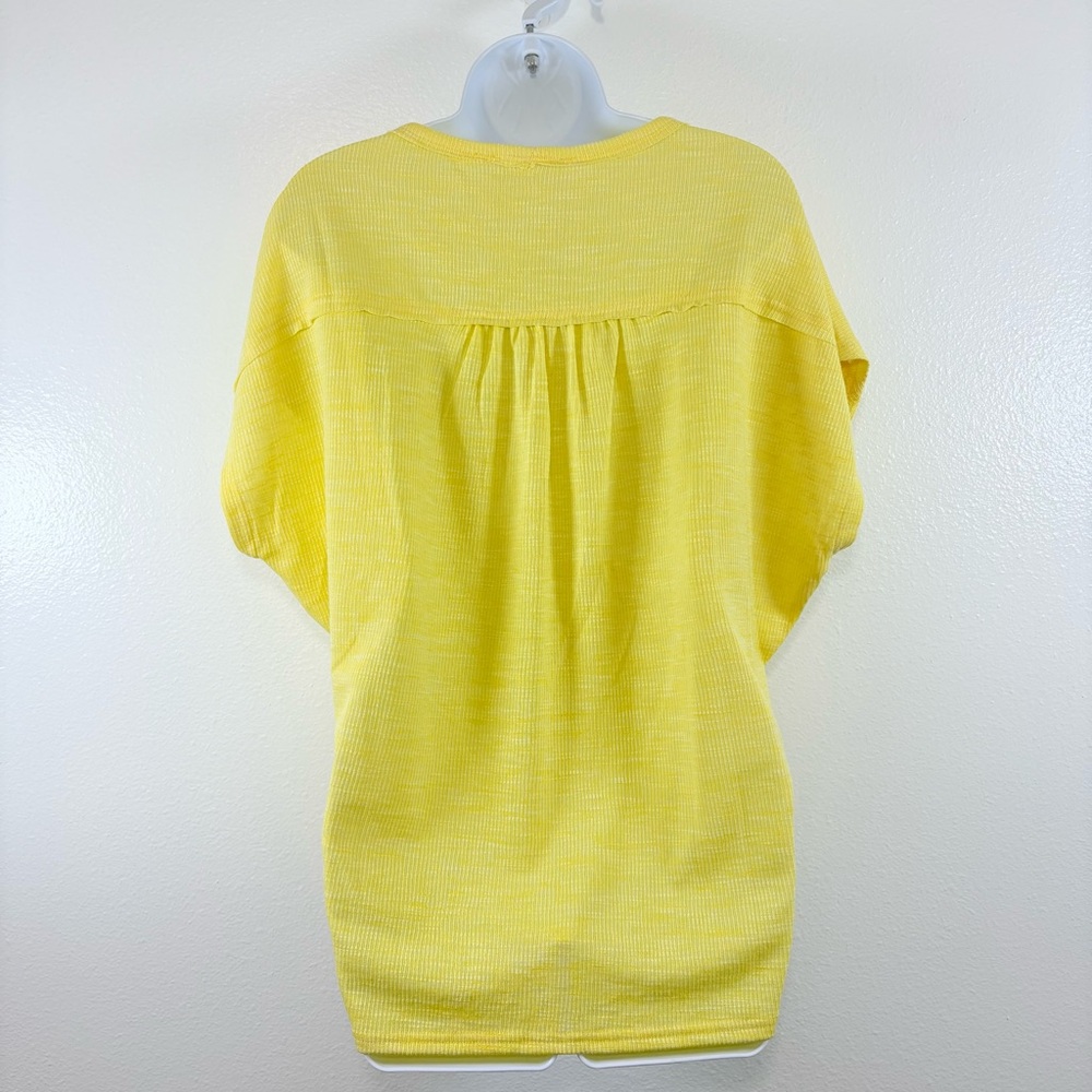 Relaxed Yellow Short Sleeve Women's Tee - Picture 5 of 8